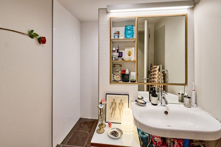 Photo of property in Piermont Apartments, 4e/82 Cable Street, Te Aro, Wellington, 6011