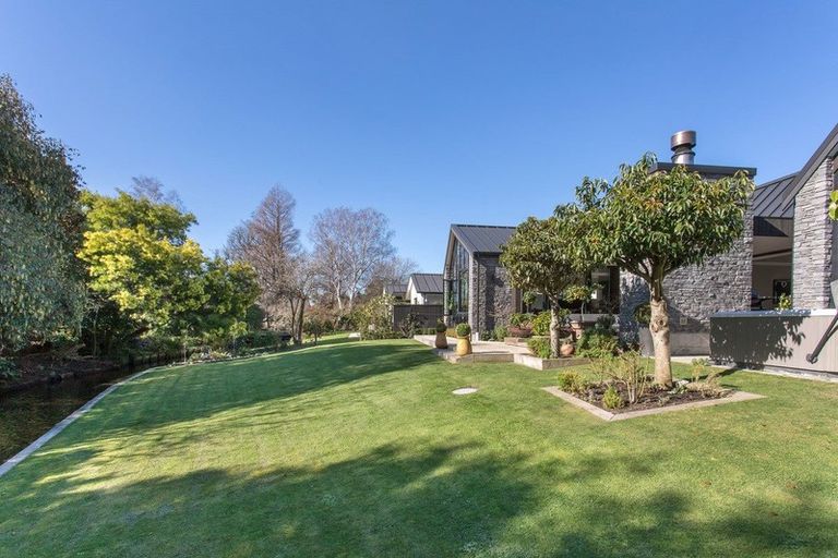 Photo of property in 51 Waiwetu Street, Fendalton, Christchurch, 8052