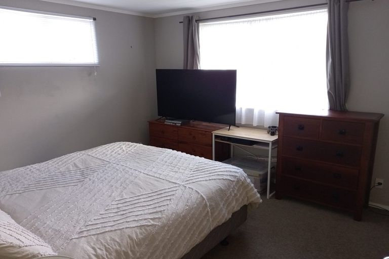 Photo of property in 1 Topeka Grove, Totara Park, Upper Hutt, 5018