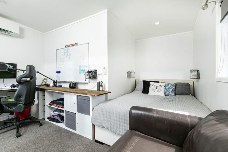 Photo of property in 5 Reynolds Place, Torbay, Auckland, 0630