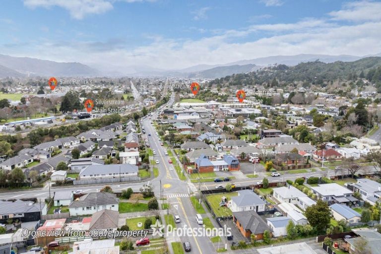 Photo of property in 2 Chalfont Road, Silverstream, Upper Hutt, 5019