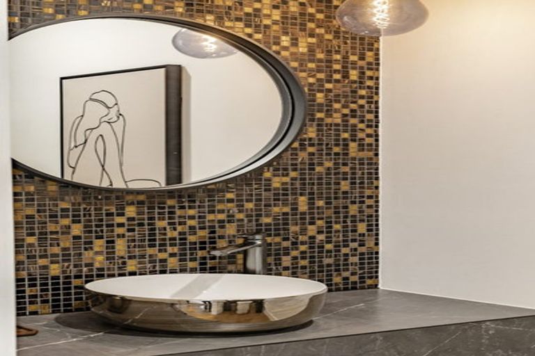 Photo of property in 21 Oscar Road, Greenhithe, Auckland, 0632