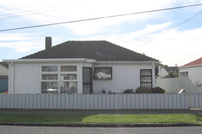 Photo of property in 3 Hall Crescent, Epuni, Lower Hutt, 5011