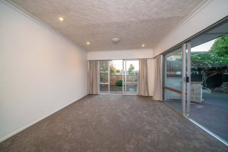 Photo of property in 5 Radbrook Street, Avonhead, Christchurch, 8042