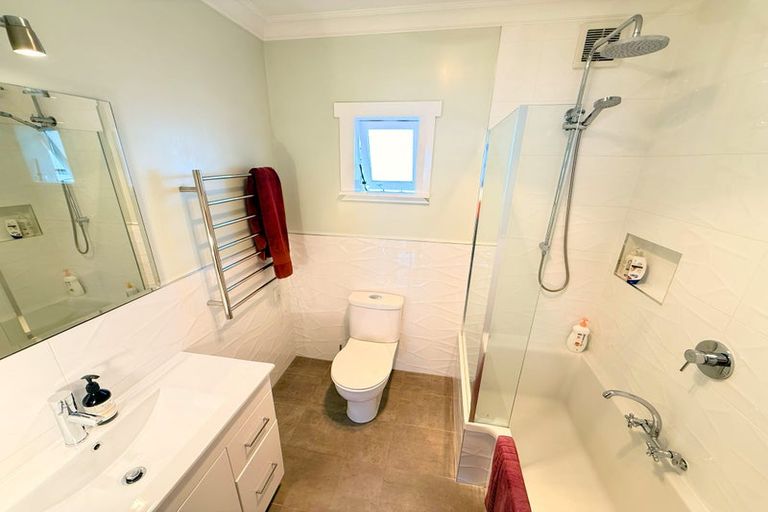 Photo of property in 4 Norton Park Avenue, Fairfield, Lower Hutt, 5011