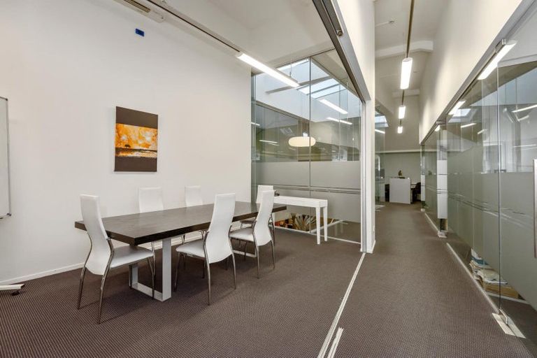 Photo of property in 10b Victoria Road, Devonport, Auckland, 0624