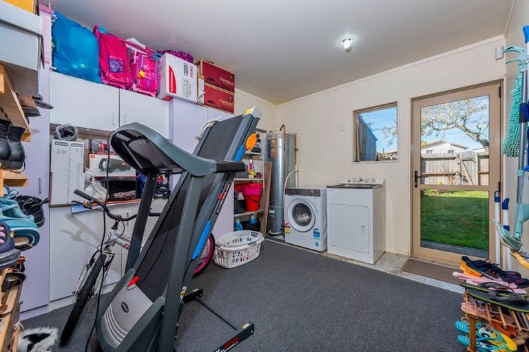 Photo of property in 29 Marinich Drive South, Ranui, Auckland, 0612