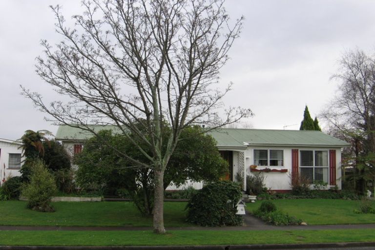 Photo of property in 26 Escort Grove, Awapuni, Palmerston North, 4412
