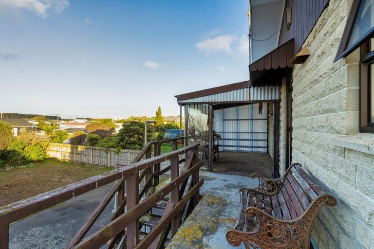 Photo of property in 21 Hartley Street, Foxton Beach, Foxton, 4815
