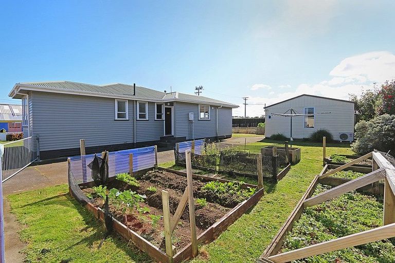 Photo of property in 33 Longfellow Road, Opunake, 4616