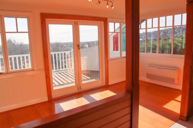 Photo of property in 1a Saint Vincent Terrace, Cashmere, Christchurch, 8022