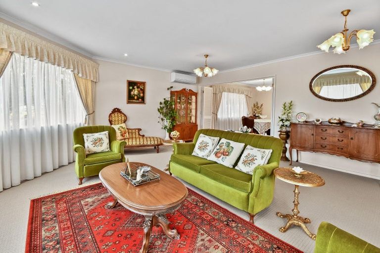 Photo of property in 15 Trossach Place, Wattle Downs, Auckland, 2103