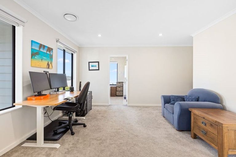 Photo of property in 3 Tawa Place, Orewa, 0931