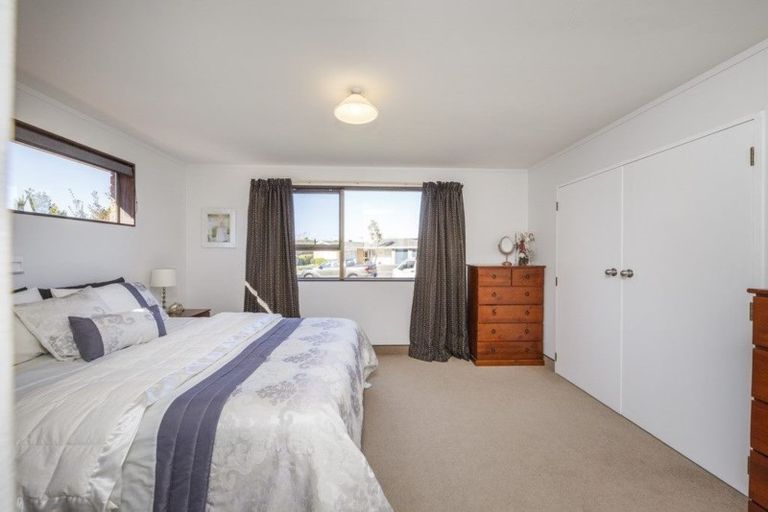 Photo of property in 28 Pencarrow Street, Highbury, Palmerston North, 4412