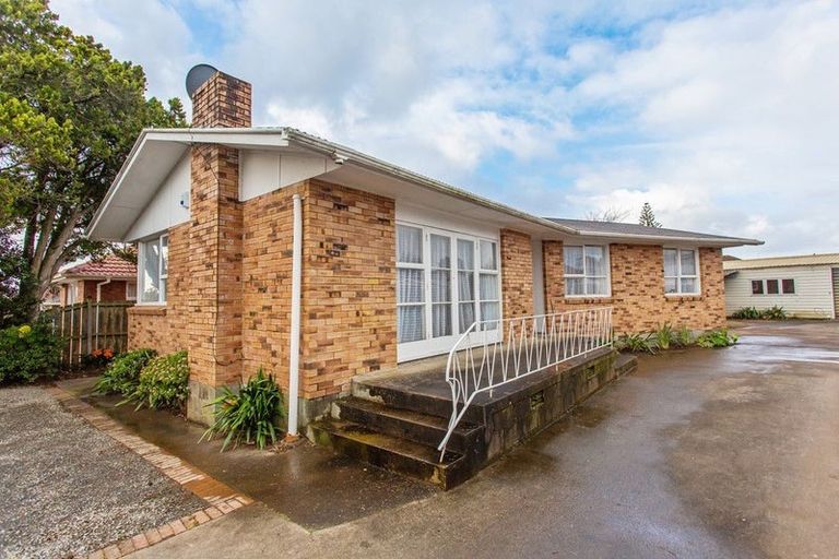 Photo of property in 3 Duggan Avenue, Mangere, Auckland, 2022