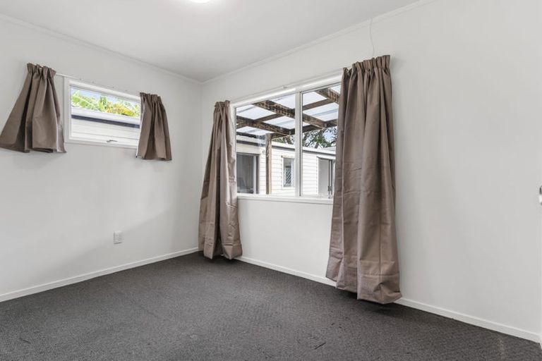 Photo of property in 43 Frobisher Way, Clendon Park, Auckland, 2103