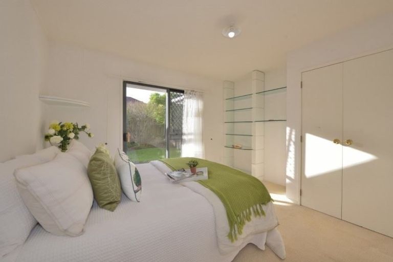 Photo of property in 32 Currell Way, Somerville, Auckland, 2014