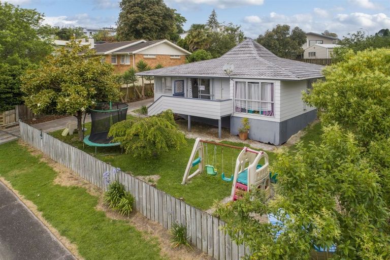 Photo of property in 5 Dunton Drive, Welcome Bay, Tauranga, 3112