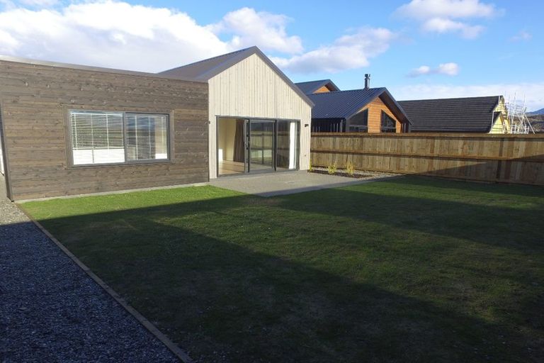 Photo of property in 14 Ward Street, Jacks Point, Queenstown, 9371