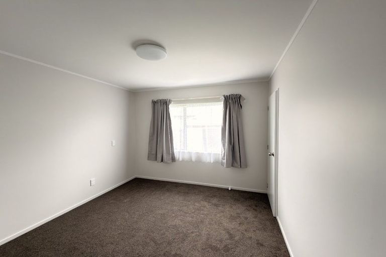 Photo of property in 2/11 Henwood Road, Mangere East, Auckland, 2024