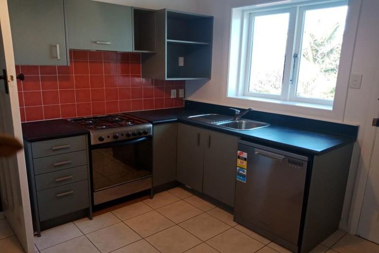 Photo of property in 73 Whites Line East, Waiwhetu, Lower Hutt, 5010