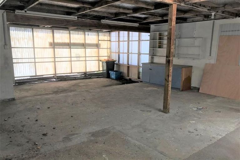 Photo of property in 28 Morley Street, New Plymouth, 4310