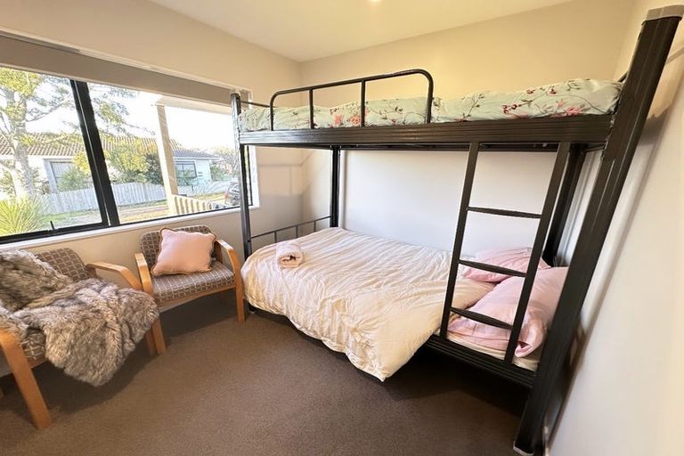 Photo of property in 168 Luckens Road, West Harbour, Auckland, 0618