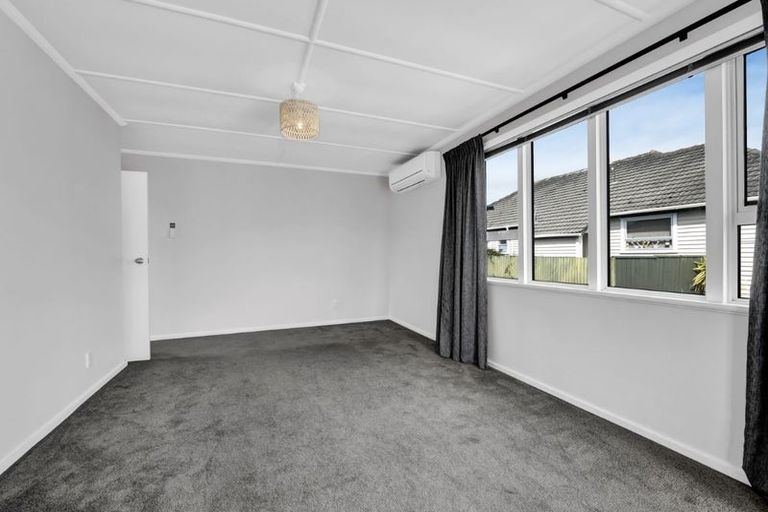Photo of property in 1/324 Carrington Street, Vogeltown, New Plymouth, 4310