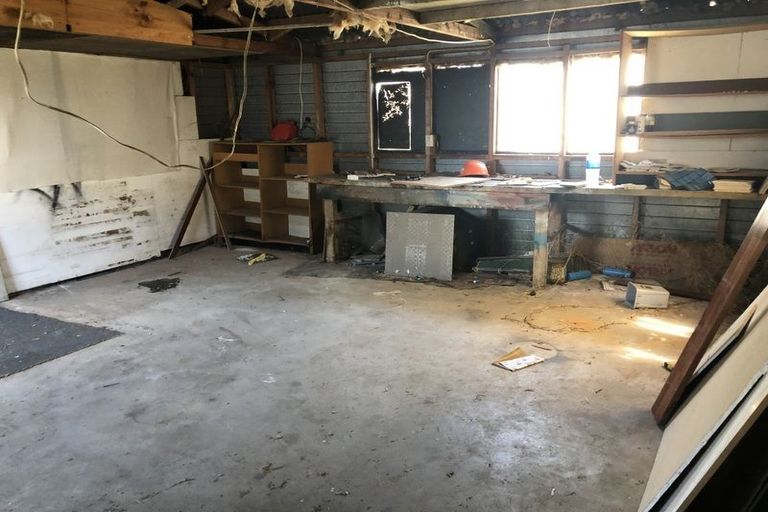 Photo of property in 11 Tennyson Street, Northcote Point, Auckland, 0627