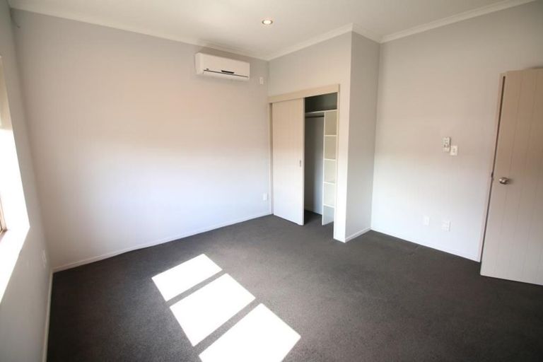 Photo of property in 27 Edgewood Way, Henderson, Auckland, 0612