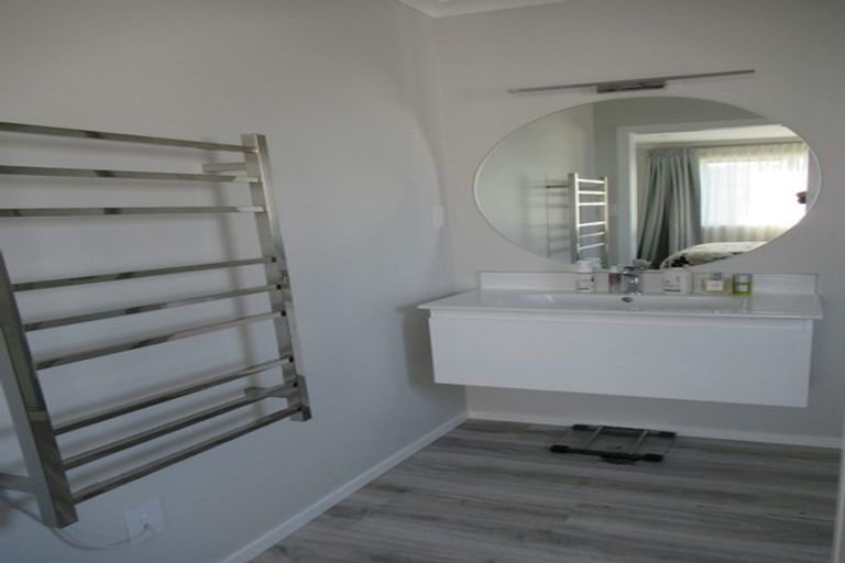 Photo of property in 6 Desert Gold Lane, Wallaceville, Upper Hutt, 5018