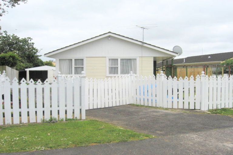 Photo of property in 17 Royal Arch Place, Rosehill, Papakura, 2113