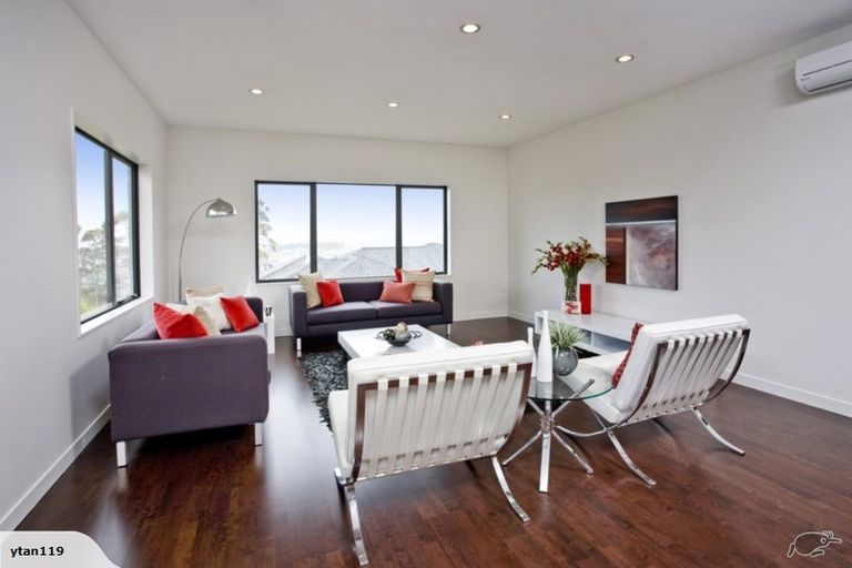 Photo of property in 10 Namsan Close, Fairview Heights, Auckland, 0632