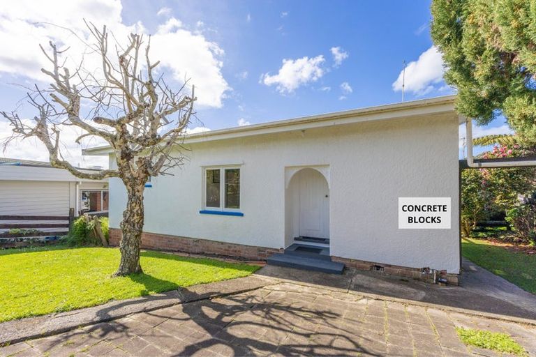 Photo of property in 2/48 Churchill Road, Murrays Bay, Auckland, 0630