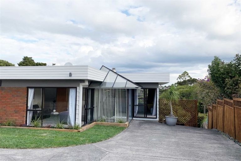 Photo of property in 2/26 Dudding Avenue, Northcote, Auckland, 0627