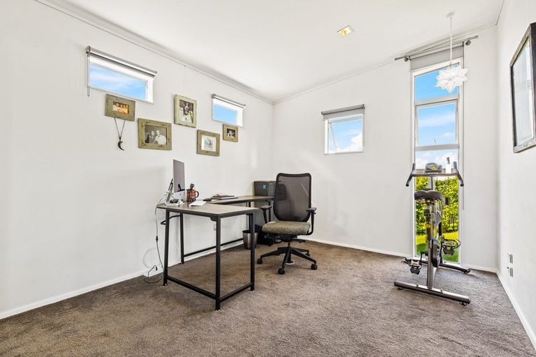 Photo of property in 17 Javelin Close, Gulf Harbour, Whangaparaoa, 0930