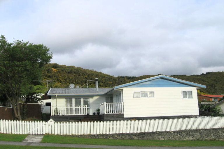 Photo of property in 13 Oaklands Grove, Clouston Park, Upper Hutt, 5018