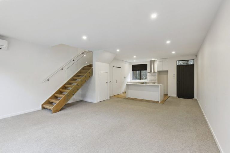 Photo of property in 16/80 Seatoun Heights Road, Seatoun, Wellington, 6022