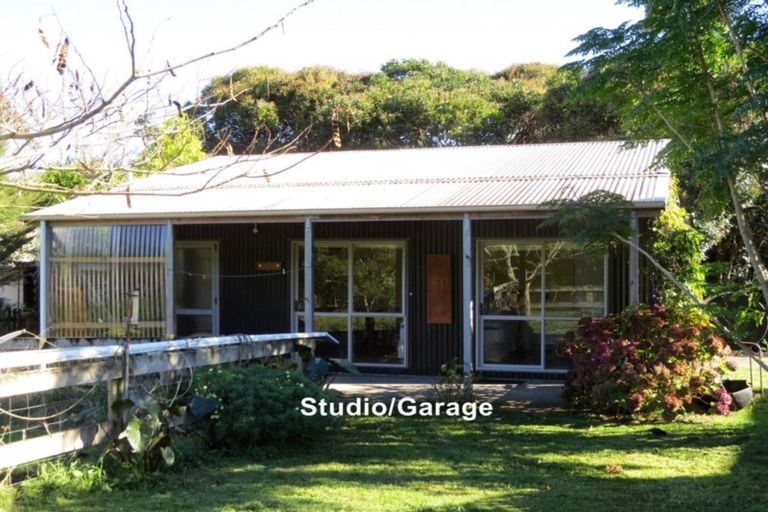 Photo of property in 475 Driving Creek Road, Coromandel, 3506