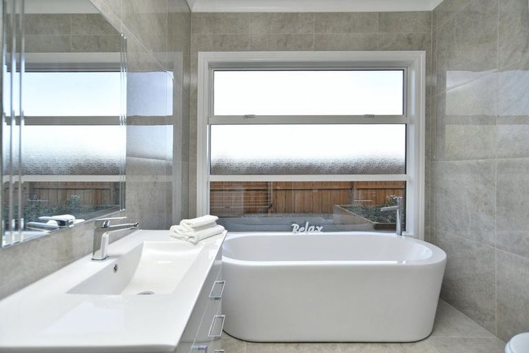 Photo of property in 8 Highfield Lane, Rangiora, 7400