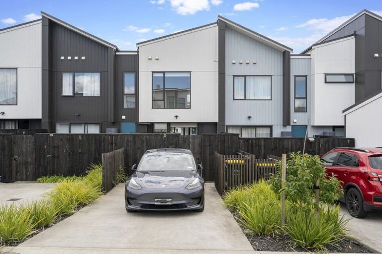 Photo of property in 4 Walter Merton Road, Hobsonville, Auckland, 0616