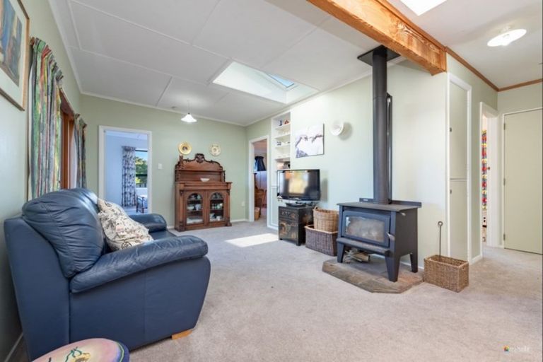 Photo of property in 128 Motuhara Road, Plimmerton, Porirua, 5026