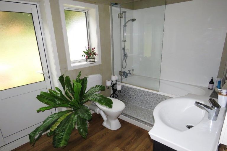 Photo of property in 240 Alma Road, Westport, 7892