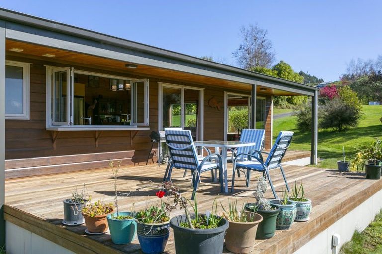 Photo of property in 18 Glen Mohr, Acacia Bay, Taupo, 3385