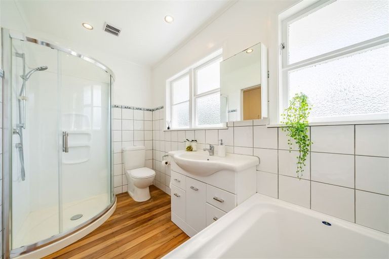 Photo of property in 28 Kashmir Avenue, Clouston Park, Upper Hutt, 5018