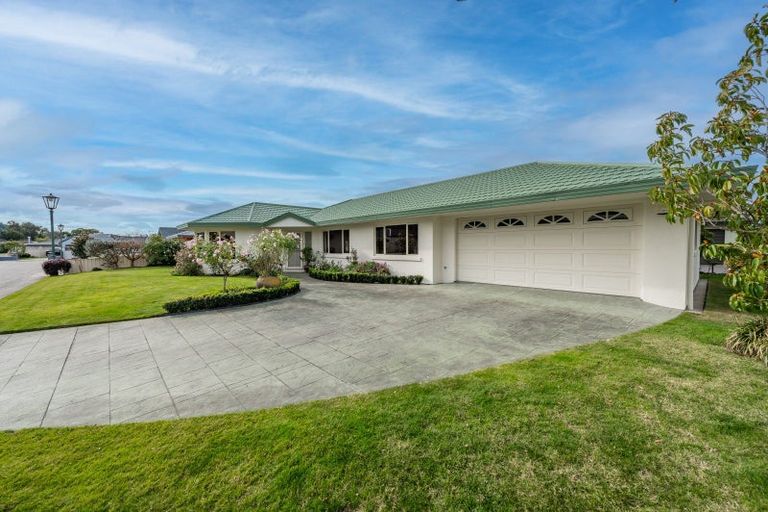 Photo of property in 2 Lowndes Place, Taradale, Napier, 4112
