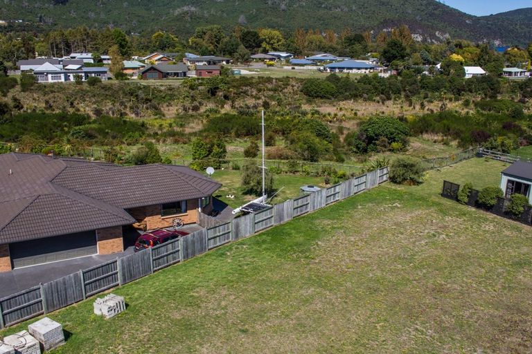 Photo of property in 113 Lisland Drive, Kinloch, Taupo, 3377