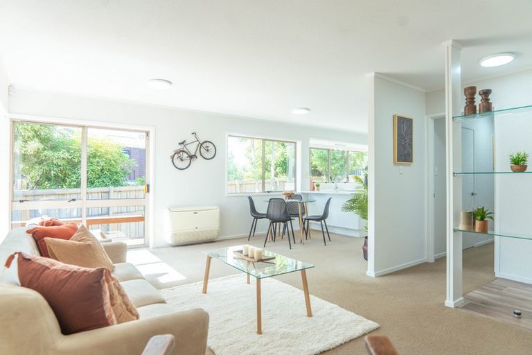 Photo of property in 1/16 Fieldstone Court, Northpark, Auckland, 2013