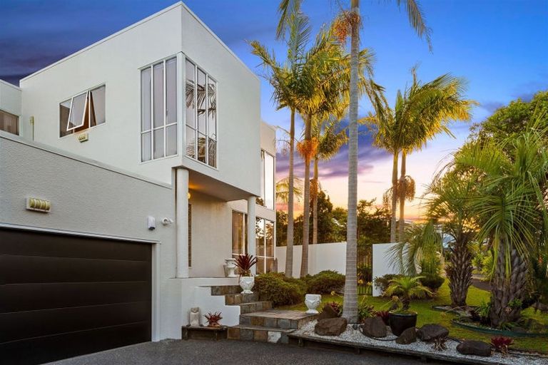 Photo of property in 6 Javelin Place, West Harbour, Auckland, 0618