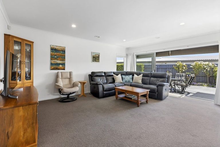 Photo of property in 30 Sumner Terrace, Aotea, Porirua, 5024